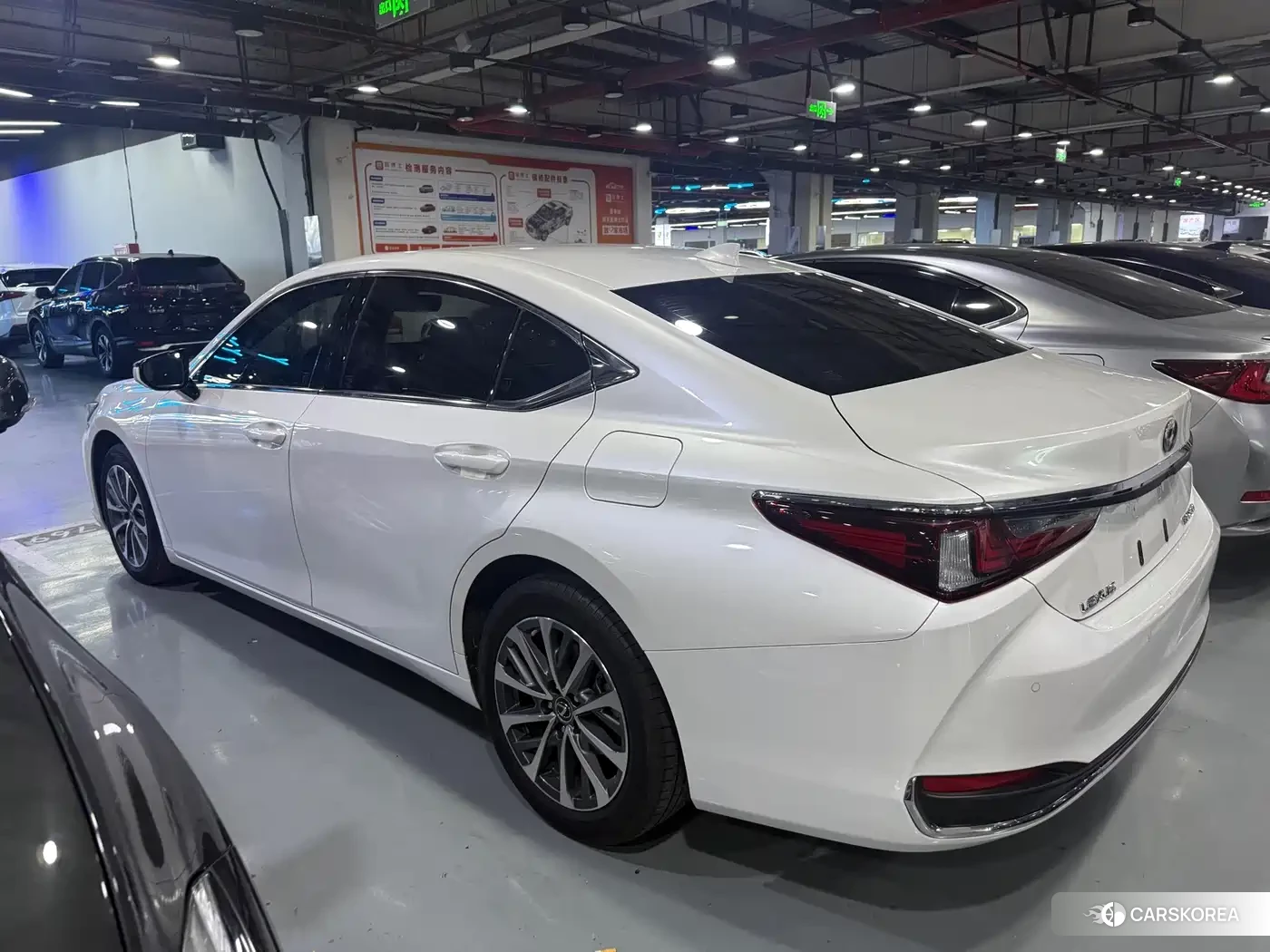Lexus ES id 4654455 из Китая 11