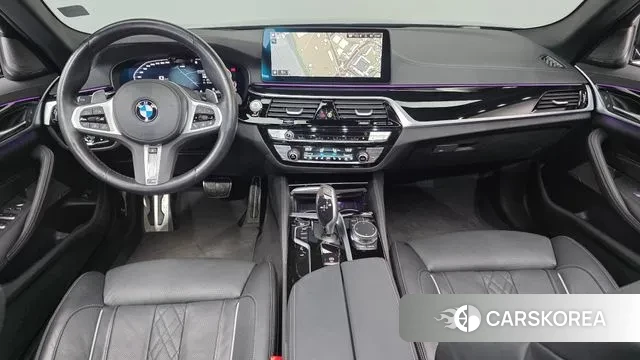 BMW 5 Series (G30) id 3348165 из Кореи 17