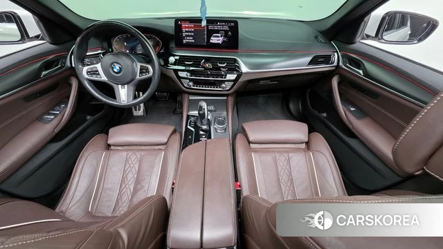 BMW 5 Series (G30) id 3953662 из Кореи 17