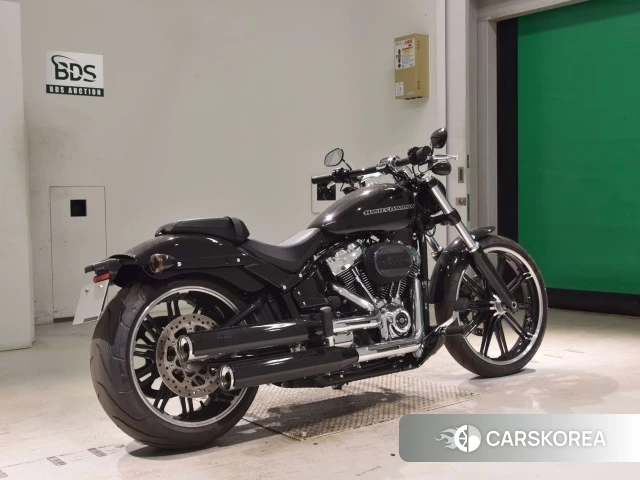 Проданный Harley-Davidson Softail Breakout FXBRS1868 2022 из Японии, фото 3