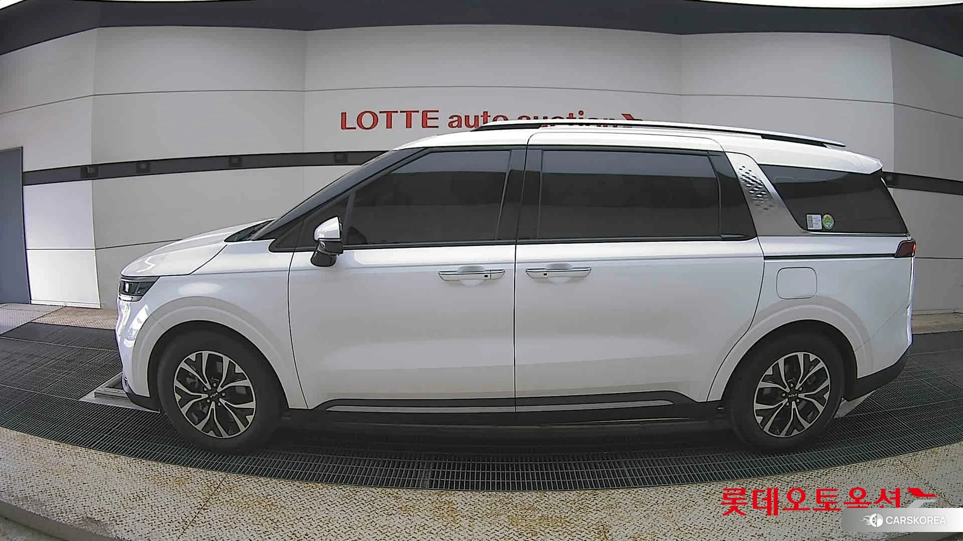 Kia Carnival id 4347368 из Кореи 33