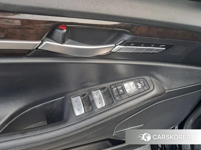 Genesis G90 id 3499730 из Кореи 17