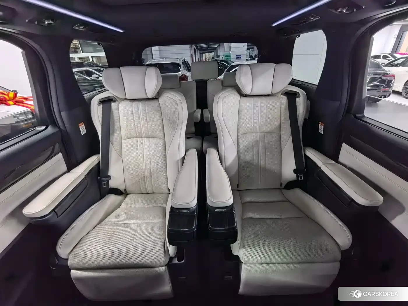 Lexus LM id 4629184 из Китая 13