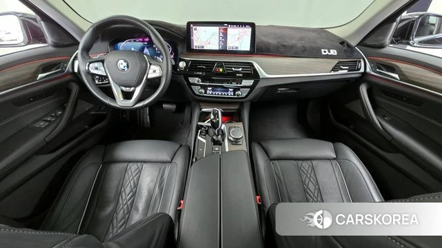 BMW 5 Series (G30) id 3842522 из Кореи 17