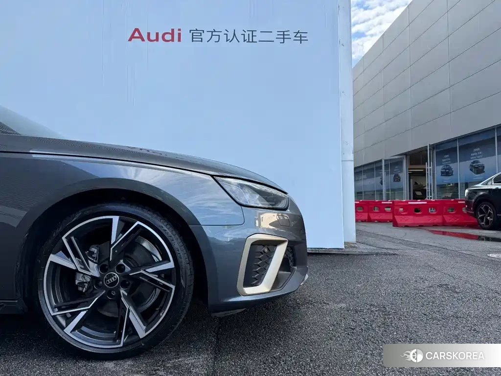Audi A4L id 4679511 из Китая 14