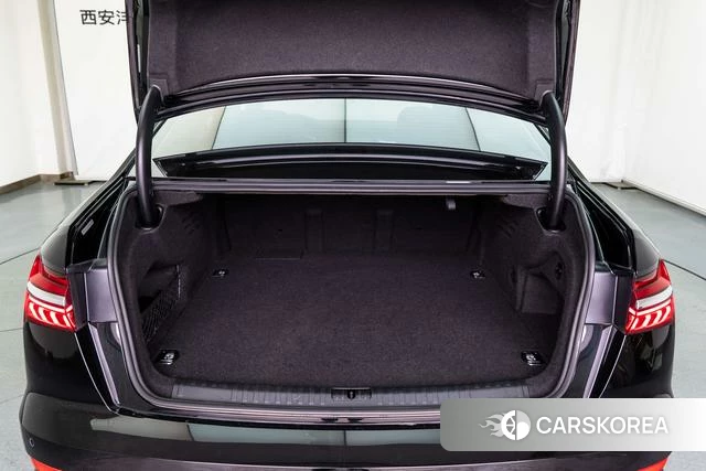 Audi A6L PHEV id 4278482 из Китая 23