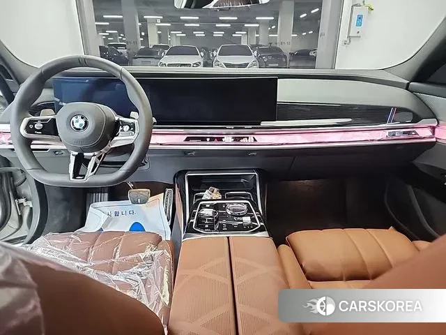 BMW 7 Series (G70) id 3549639 из Кореи 8