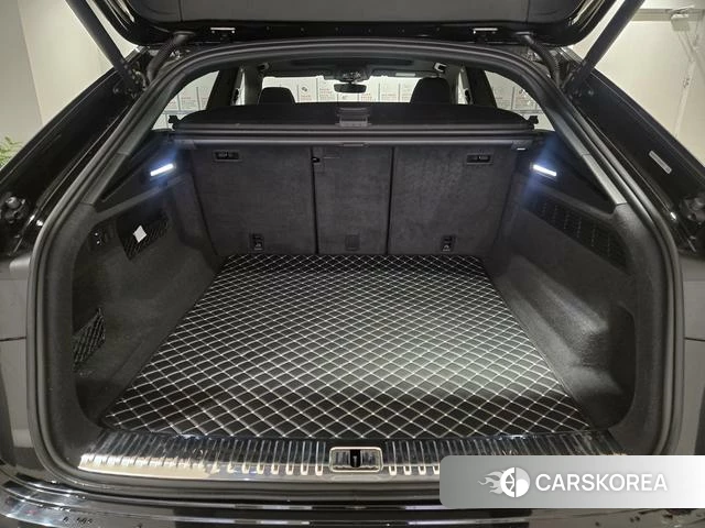 Audi Q8 id 4259312 из Китая 25
