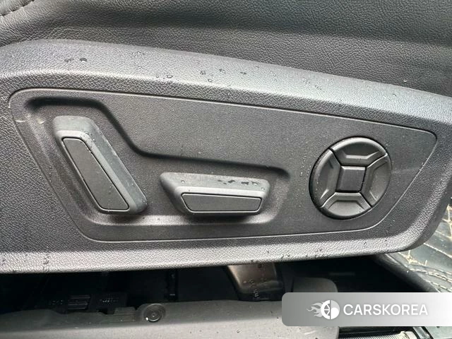 Audi A6L PHEV id 4275388 из Китая 26