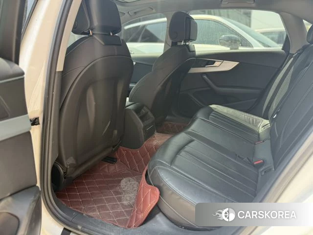 Audi A4L id 4298280 из Китая 7