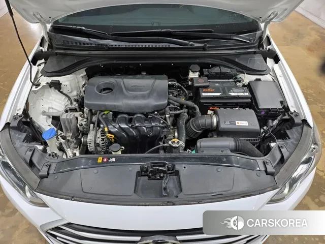 Hyundai Avante AD id 3748660 из Кореи 17