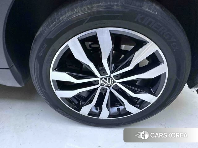 Volkswagen Exploring the shadow id 4241969 из Китая 13