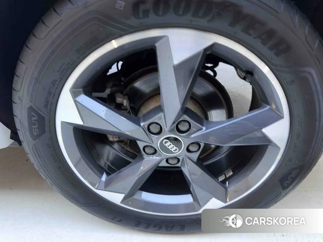 Audi Q3 id 4392084 из Китая 18