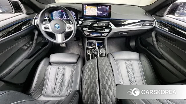 BMW 5 Series (G30) id 3372295 из Кореи 17