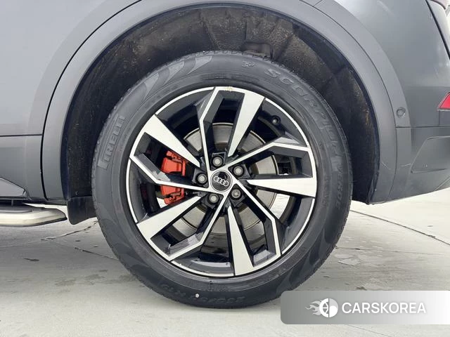 Audi Q5L id 4300066 из Китая 25
