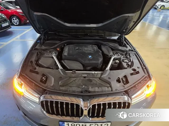 BMW 5 Series (G30) id 3043129 из Кореи 8