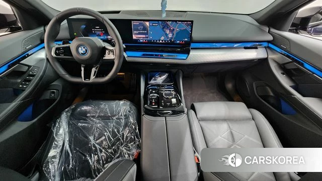 BMW 5 Series (G60) id 4527593 из Кореи 30