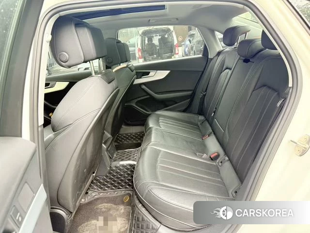 Audi A4L id 4367520 из Китая 7