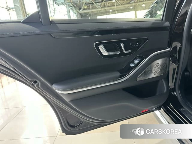 Mercedes-Benz S-class id 4366194 из Китая 16