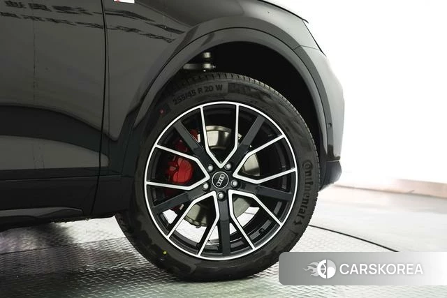 Audi Q5L id 3957786 из Китая 23