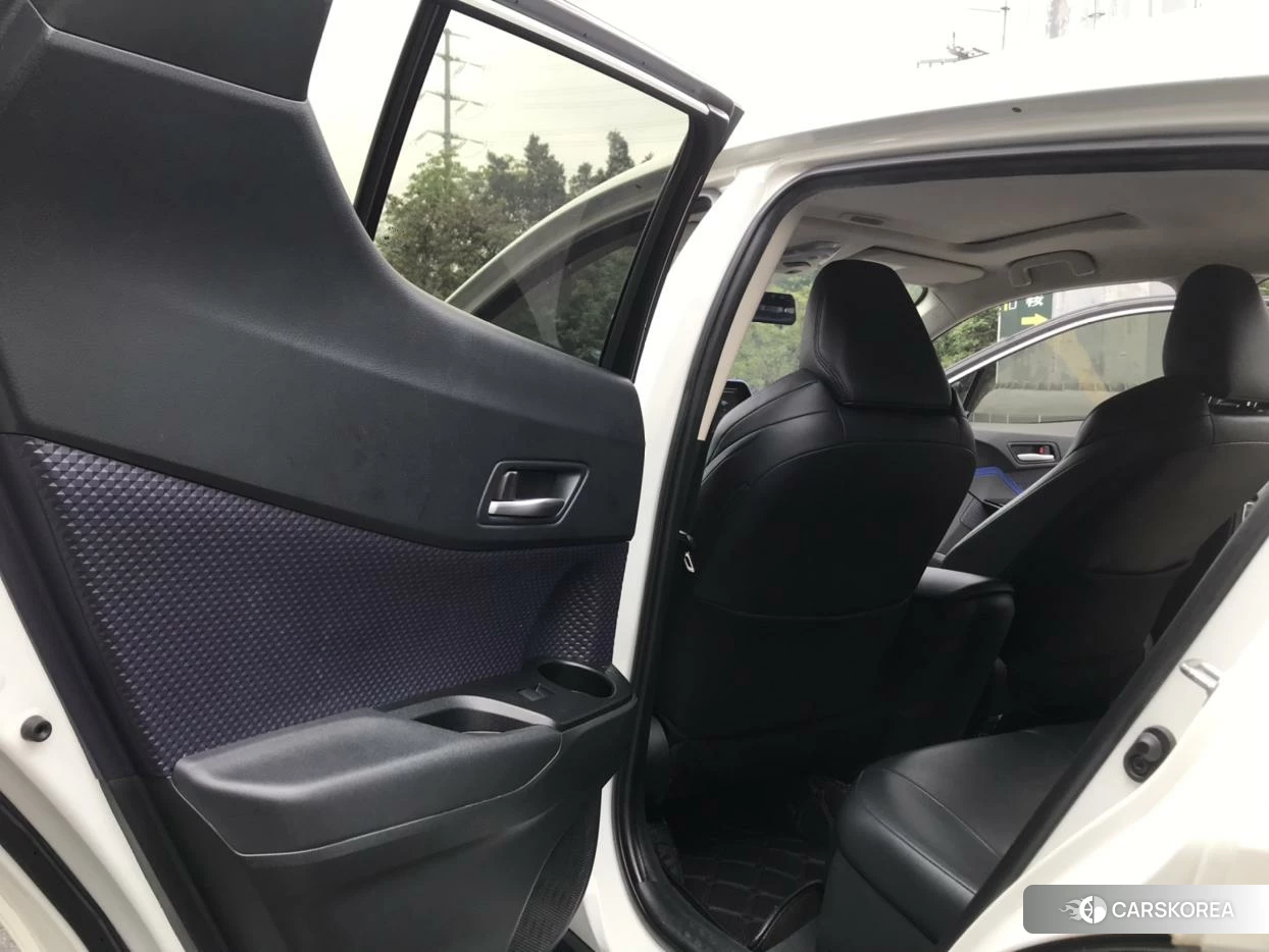 Toyota C-HR id 4406115 из Китая 7
