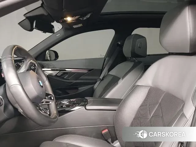 BMW 5 Series (G60) id 3410466 из Кореи 17