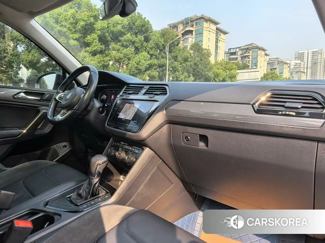 Volkswagen Tiguan L id 4272352 из Китая 18