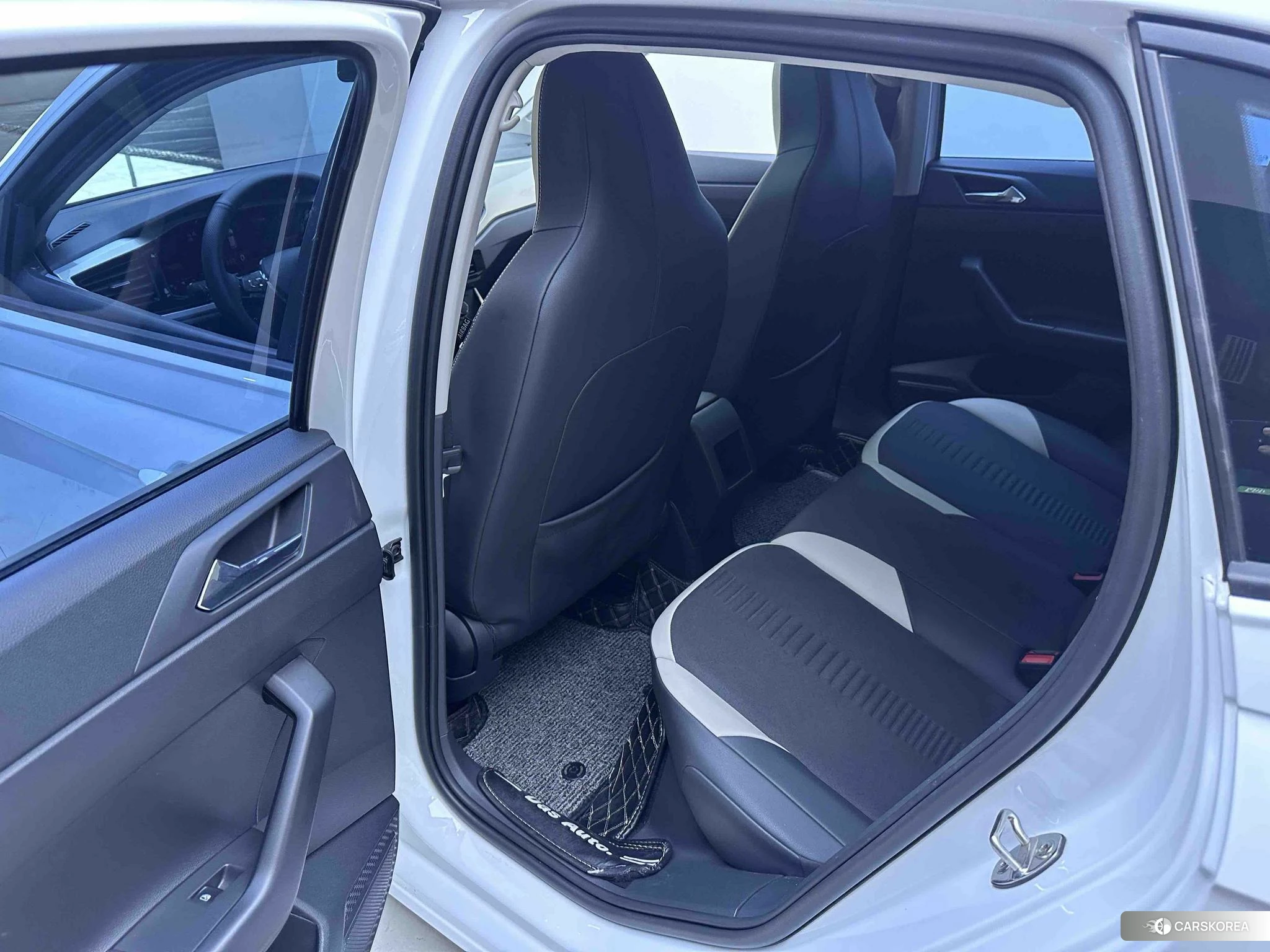 Volkswagen Polo id 4512494 из Китая 17