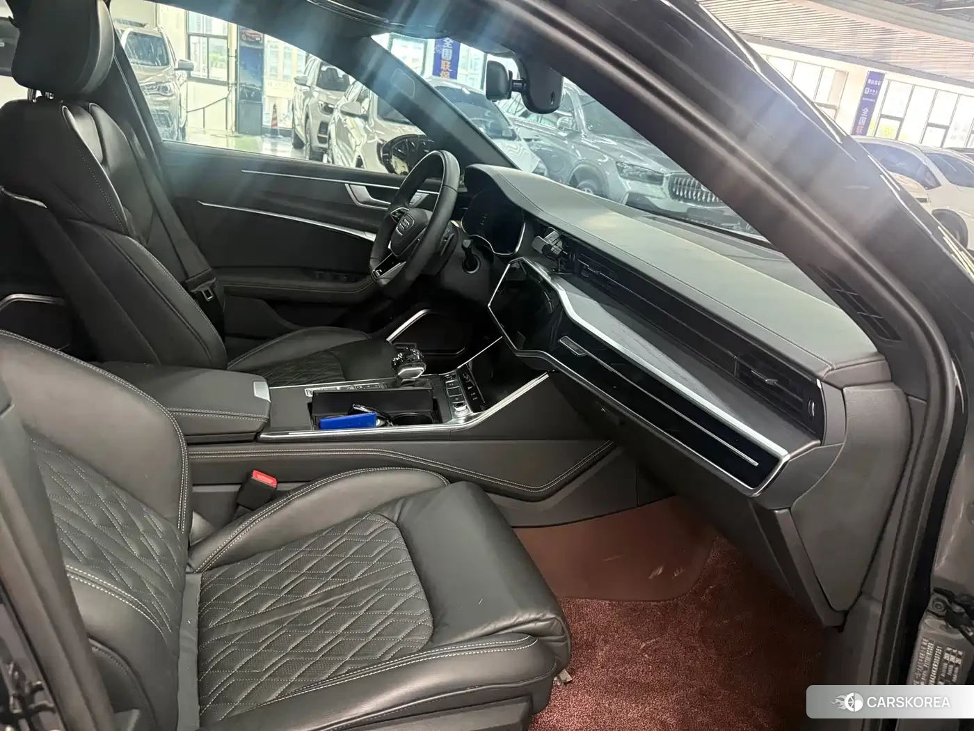 Audi A6L id 4570496 из Китая 10