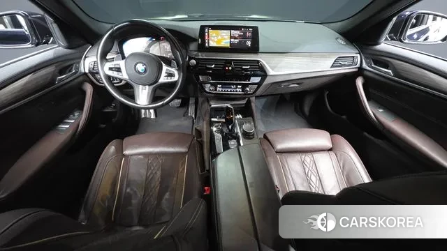 BMW 5 Series (G30) id 3672223 из Кореи 17