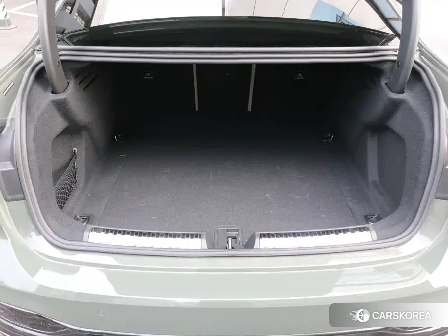 Audi A5L id 4601129 из Китая 14
