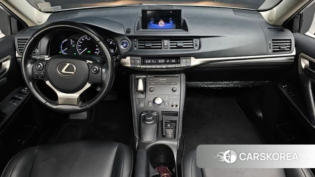 Lexus CT200h id 3937305 из Кореи 17