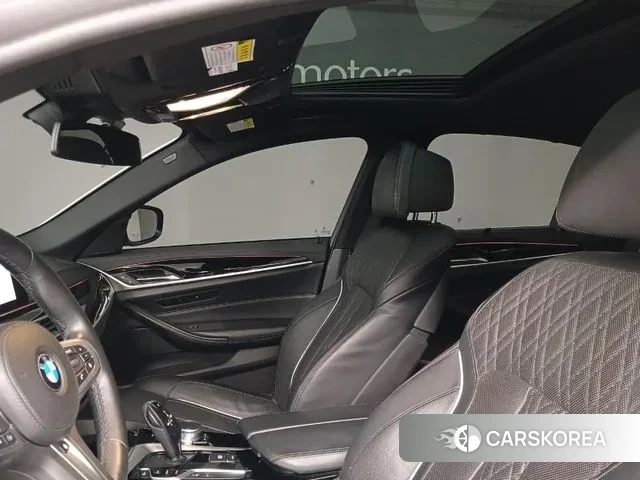 BMW 5 Series (G30) id 3243811 из Кореи 17