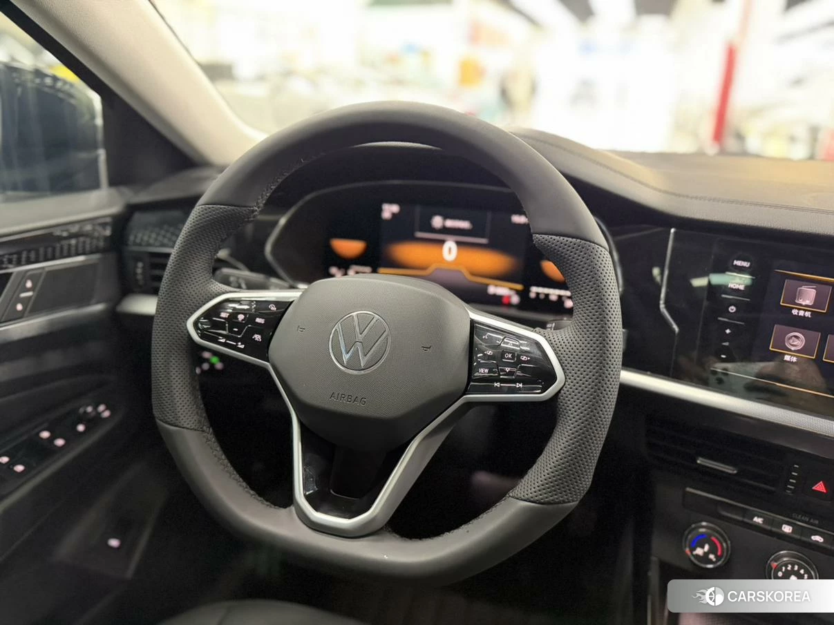 Volkswagen Passat id 4440664 из Китая 11