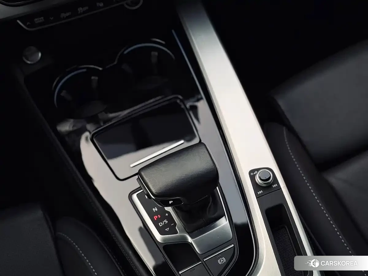 Audi A4L id 4559606 из Китая 16
