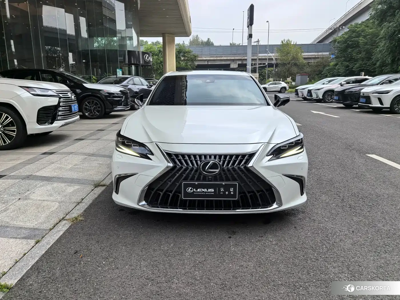 Lexus ES id 4606916 из Китая 7