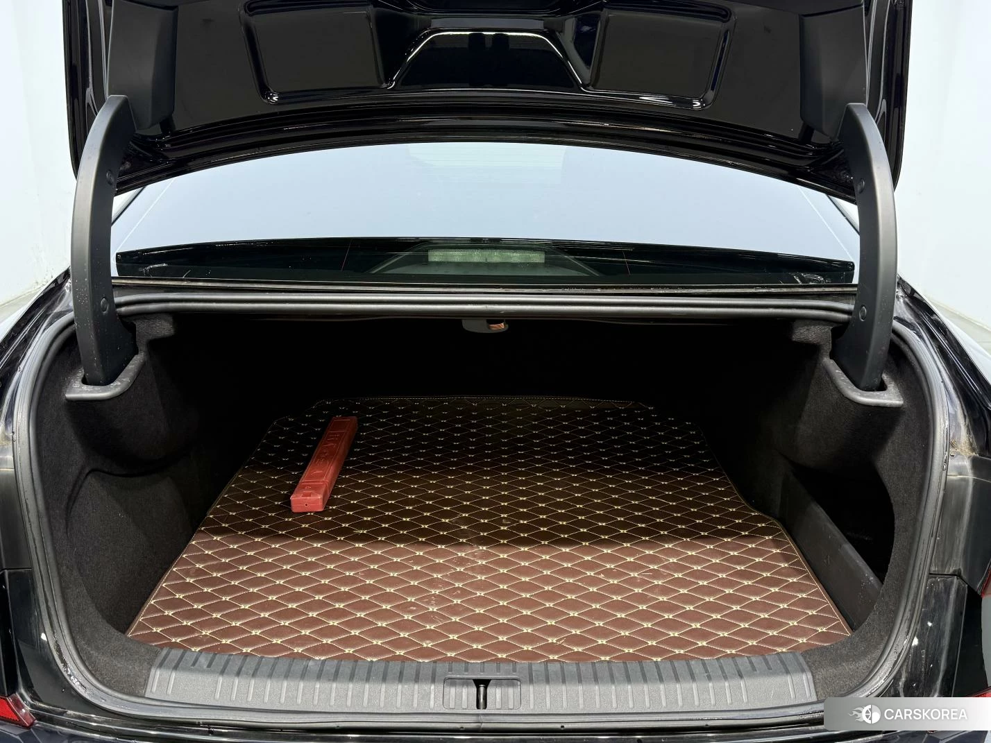 Volkswagen Passat PHEV id 4492783 из Китая 13