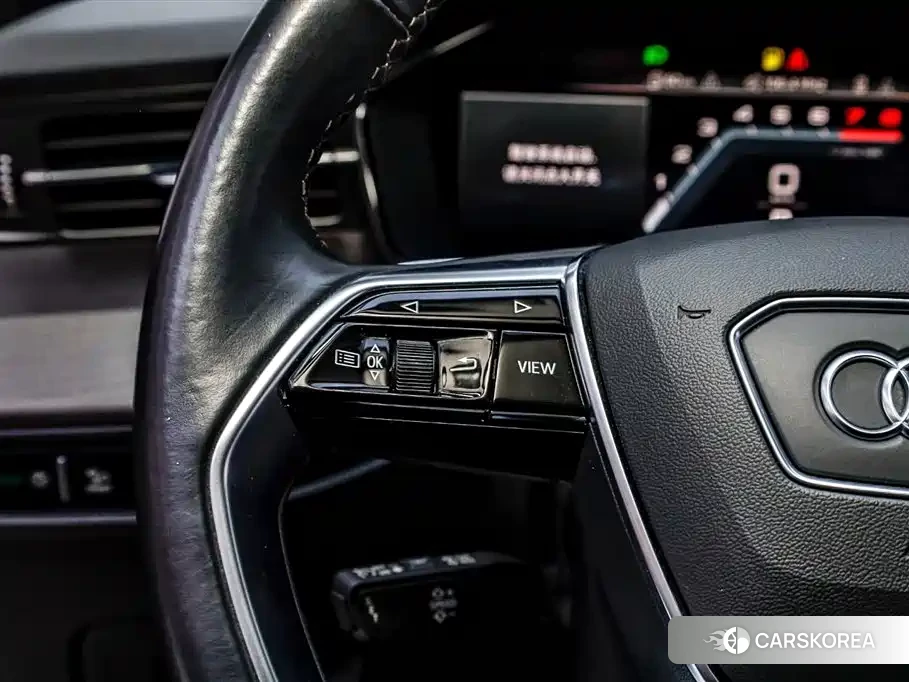 Audi Q6 id 4627986 из Китая 32