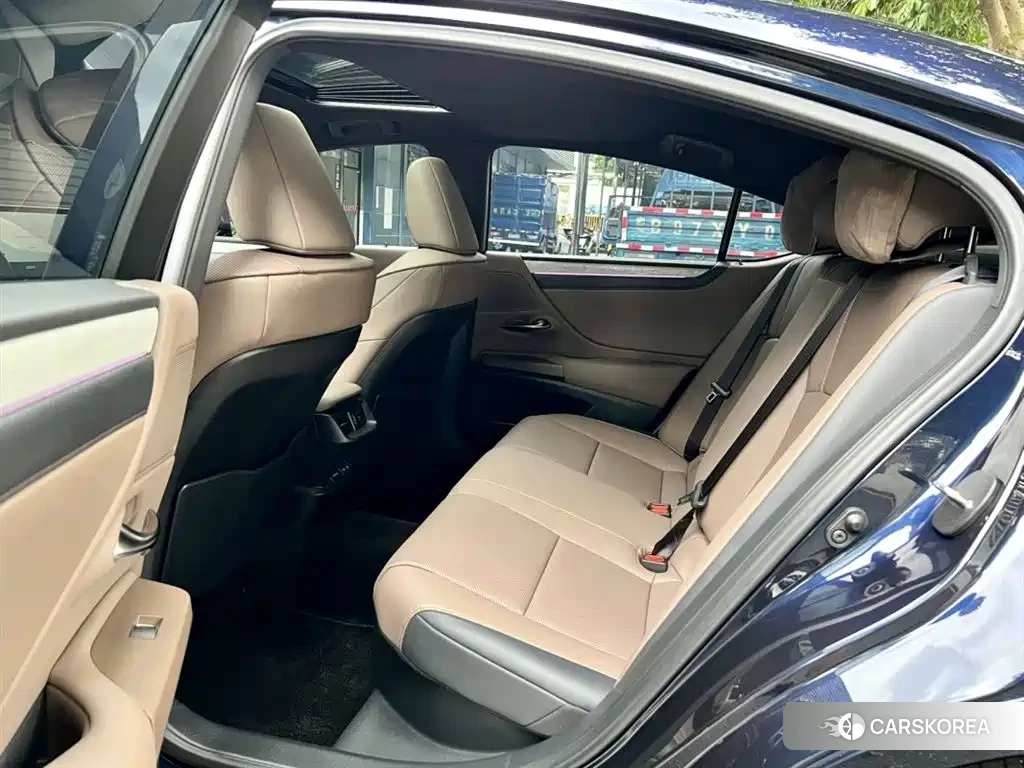 Lexus ES id 4547400 из Китая 7