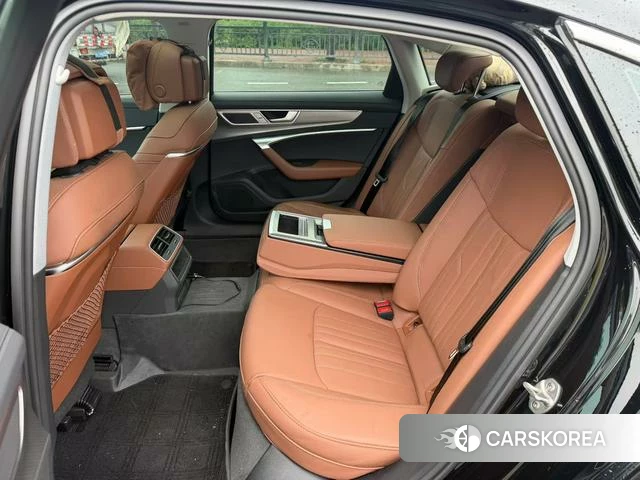 Audi A6L id 4290381 из Китая 7