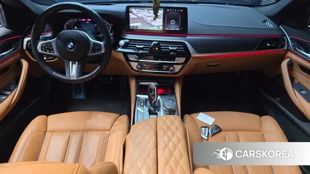 BMW 5 Series (G30) id 3437559 из Кореи 17