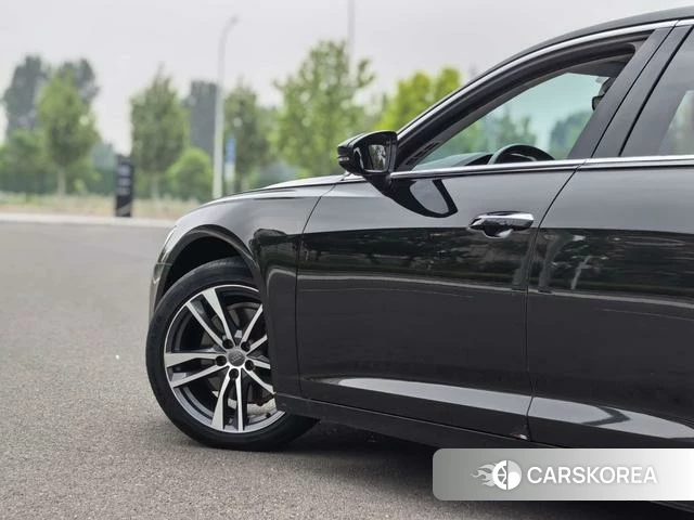 Audi A6L id 4333194 из Китая 11