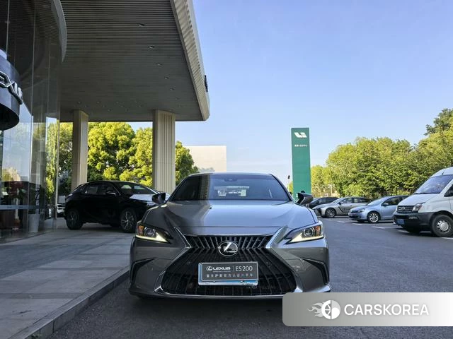 Lexus ES id 4335904 из Китая 14