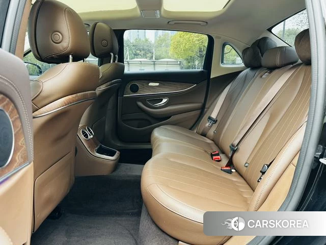 Mercedes-Benz E-class id 4278063 из Китая 24