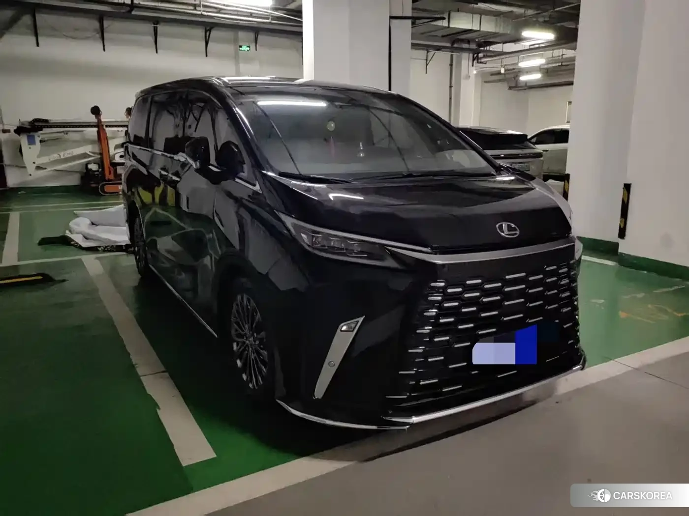 Lexus LM id 4559697 из Китая 7