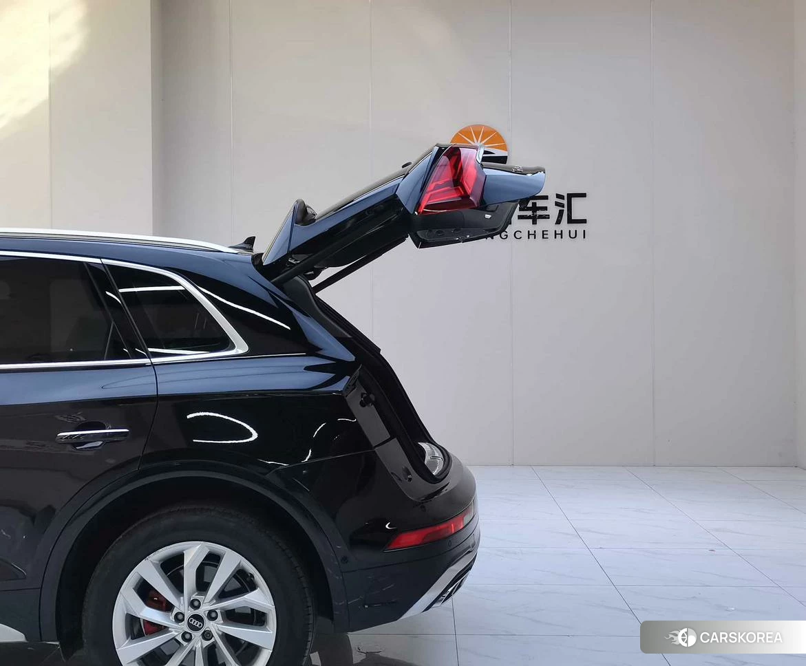 Audi Q5L id 4467738 из Китая 21