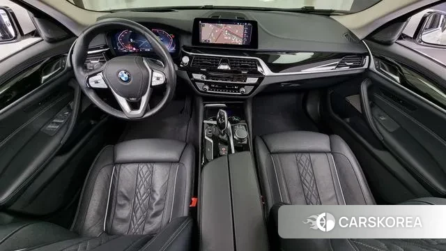 BMW 5 Series (G30) id 3155922 из Кореи 17