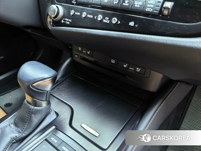 Lexus ES id 4365823 из Китая 8
