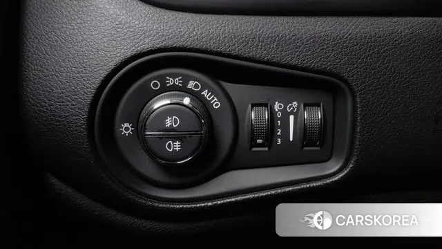 Jeep Renegade id 3626446 из Кореи 17