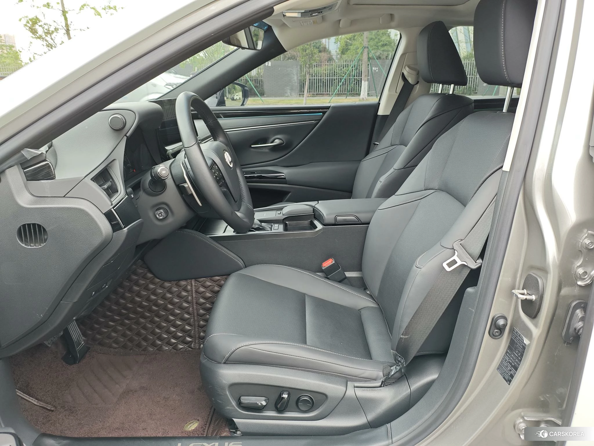 Lexus ES id 4440964 из Китая 8